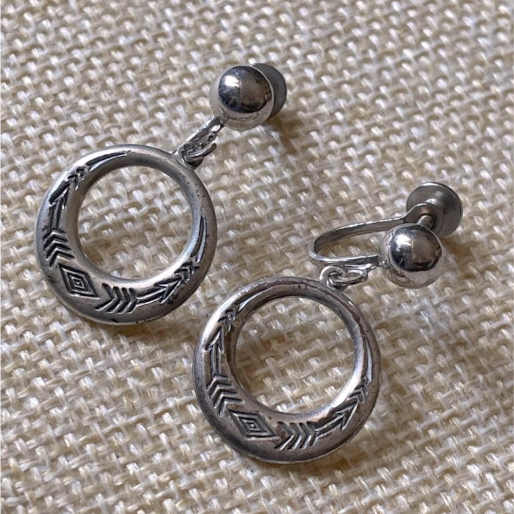 Navajo 925 Sterling Silver Unique Pattern screw on earrings